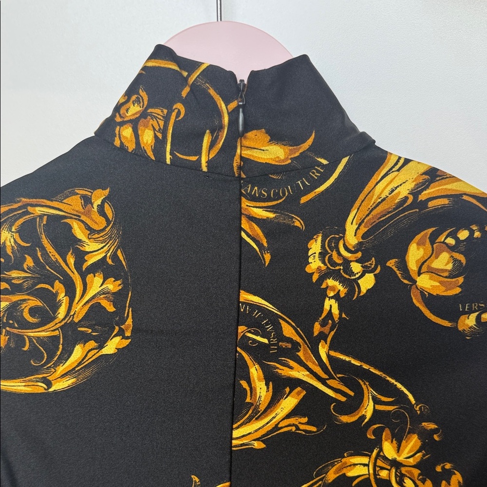 Versace Black and Gold Baroque Print Women's crop top - Picture 3 of 4